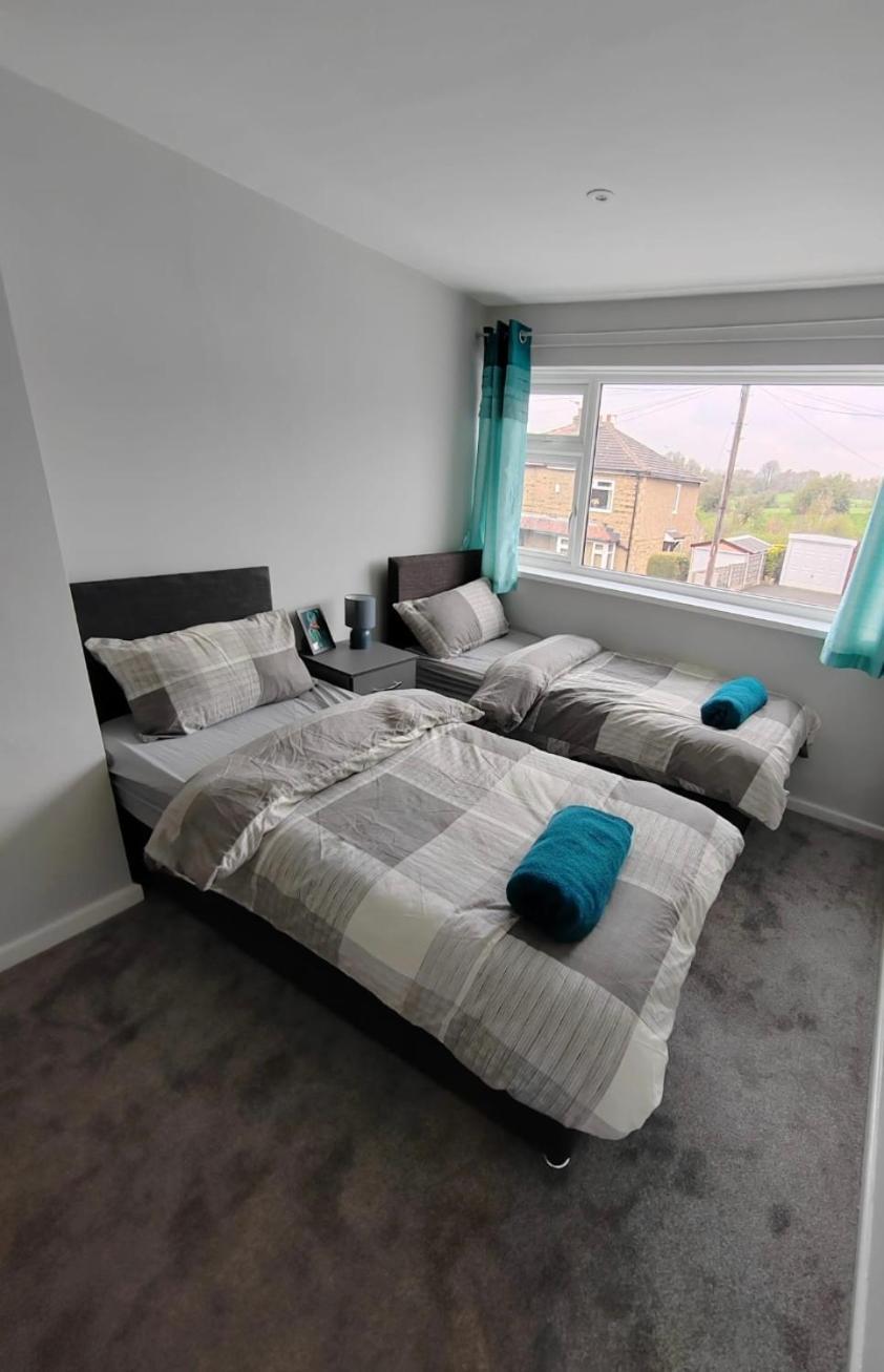 Апартаменты Cosy Brighouse 3 Bed House-Great For Contractors Экстерьер фото