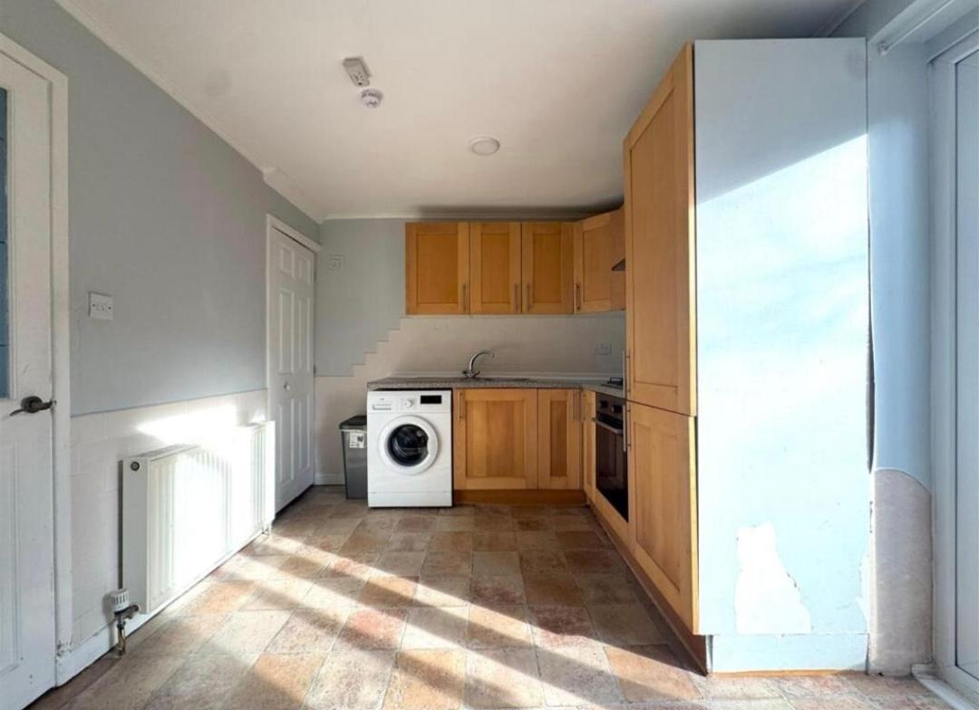 Апартаменты Cosy Brighouse 3 Bed House-Great For Contractors Экстерьер фото
