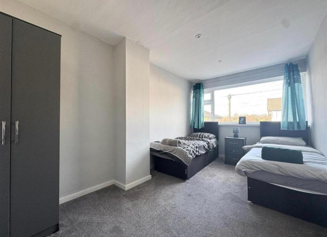 Апартаменты Cosy Brighouse 3 Bed House-Great For Contractors Экстерьер фото